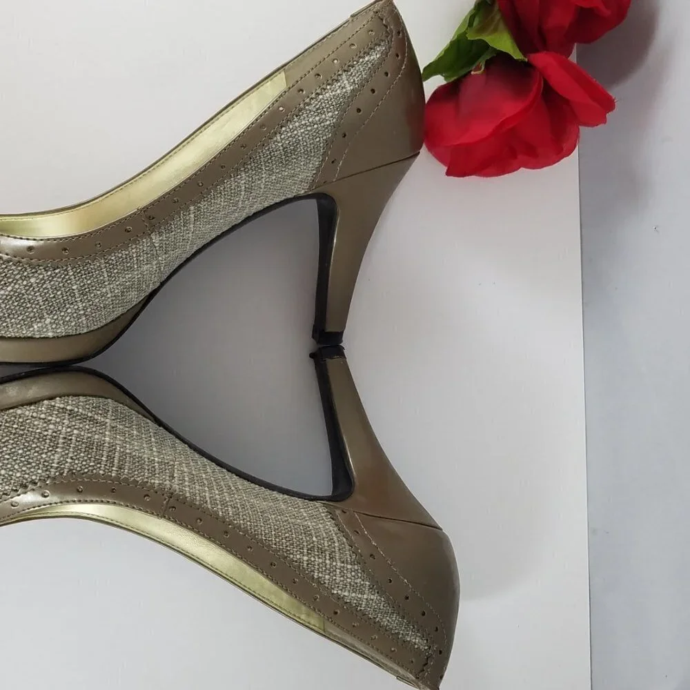 AK Anne Klein Platform Heels Taupe 7M Wake Pantene Tweed Pumps Shoes 3” Heels - Picture 4 of 8